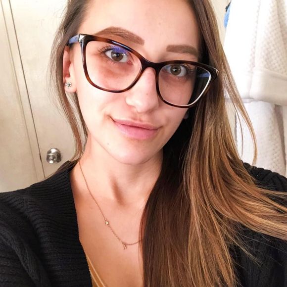 Meet your Posher, Kaitlyn - Picture 1 of 1
